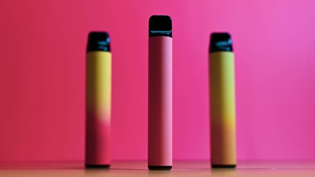 The Rise of Disposable Vapes: A Convenient Puff and Toss Trend